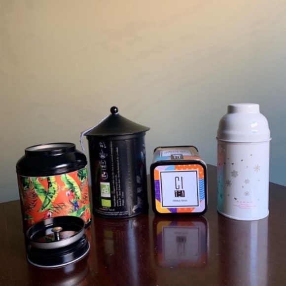 Lot of 11 Tea and Cookie Metal Tins with Lids - Picture 4 of 15